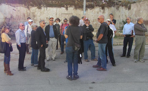 Hagit and Group in Hebron500.jpg